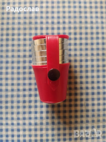 стар комплект туристически малки чашки