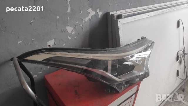 Продавам - оригинален десен фар за Тойота CHR 2019 г., снимка 2 - Части - 51881956