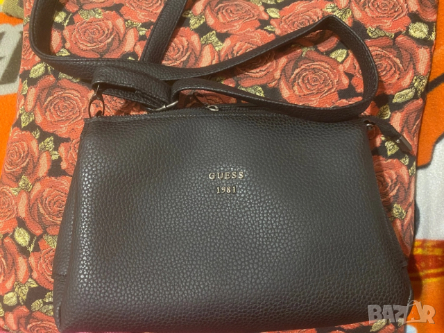 Дамска чанта Guess, снимка 2 - Чанти - 52487133