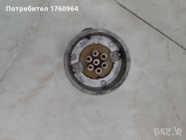  Букса  за  ремарке -7 пина, снимка 2 - Части - 27412007