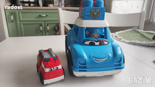 Комплект за най-малките: Mega Bloks Полицейска и Пожарна кола (1+ години)