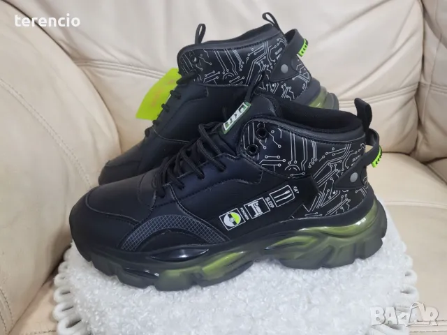 Нови високи маратонки - 42 номер