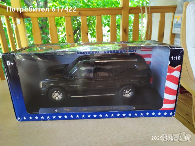 1 : 18 Метален модел на Cadillac Escalade ESV 2003, Ricko, снимка 2 - Колекции - 50927600