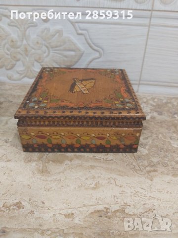 Страхотна и автентична табакера изцяло от дърво