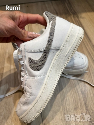 Оригинални кецове с Екзотична змийска кожа Nike Air Force 1 Low ! 37,5 н н, 60 лв, снимка 7 - Маратонки - 50823056