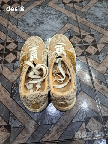 Спортни обувки Guess, снимка 2 - Дамски ежедневни обувки - 44671790