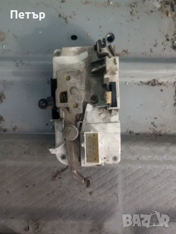 Предна лява брава Пежо 807 ситроен ц8 ланчия федра 