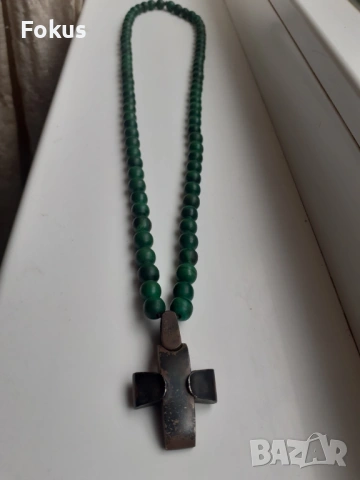 Стар гердан ланец колие от малахит със сребърен кръст