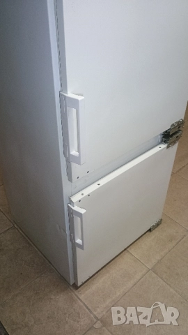Хладилник с фризер AEG за рграждане, снимка 13 - Хладилници - 52508456