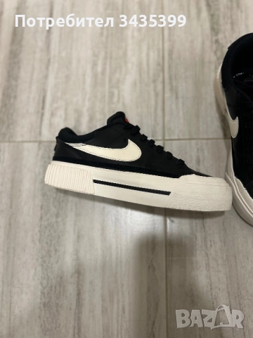 Дамски маратонки Nike, снимка 2 - Маратонки - 52025635