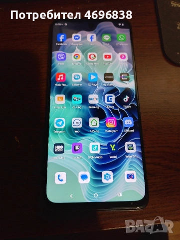 продавам телeфон  moto G35 5G 256GB с гаранция