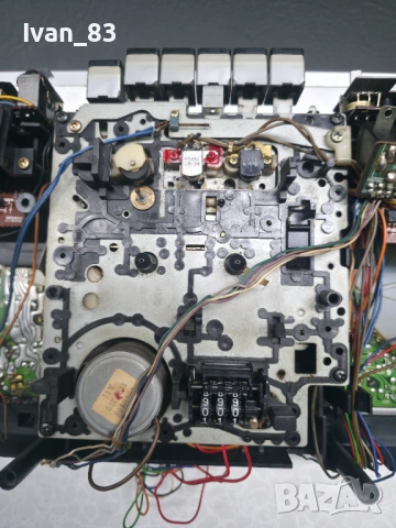 Радиокасетофон Hitachi trk 8180e на части! , снимка 3 - Радиокасетофони, транзистори - 53094545