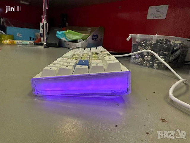 Dareu cool 68 магнитни суичове клавиатура, снимка 9 - Клавиатури и мишки - 52861679