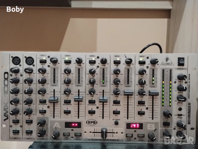 миксер Behringer VMX1000, снимка 4 - Ресийвъри, усилватели, смесителни пултове - 50911444