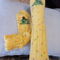 Ръчно плетени дамски чорапи размер 38, снимка 1 - Дамски чорапи - 39669998