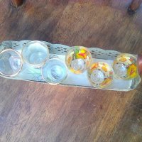 Шест малки изрисувани стъклени чашки с поднос от Германия, снимка 10 - Други ценни предмети - 39349245
