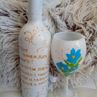 Бутилка и чаша ръчно рисувани 15лв,подходяща за рожден ден или друго, снимка 2 - Декорация за дома - 36493023