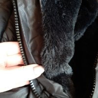 Дамско ватирано черно яке със сваляща качулка и мека подплата, снимка 2 - Якета - 44420262