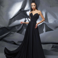 Вечерна рокля на Стоян Радичев , снимка 1 - Рокли - 44583716
