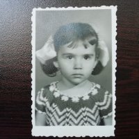 Стара портретна снимка на дете - момиче 1913г, снимка 1 - Антикварни и старинни предмети - 38107021