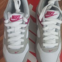Нови оригинални маратонки Nike, снимка 3 - Маратонки - 37942346