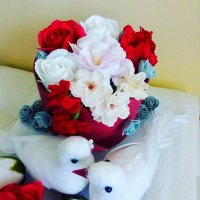 Сватбена декорация с гълъби ,кутия със сапунени рози на поставка и две сватбени картички , снимка 3 - Декорация за дома - 37137741