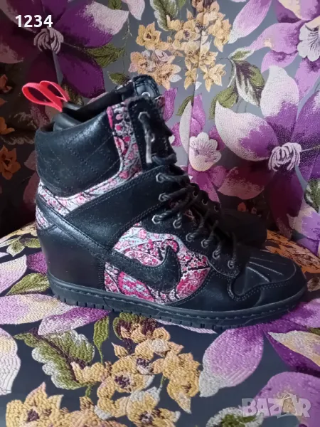 Nike оригинални дамски кецове с повдигнато стъпало, снимка 1