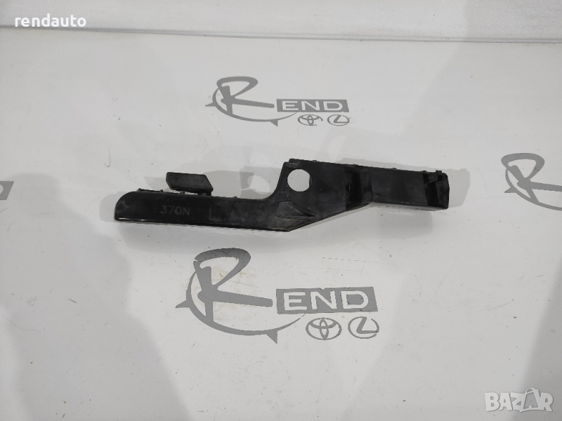 Преден ляв водач държач за броня Toyota Avensis Verso 2001-2009 , снимка 1