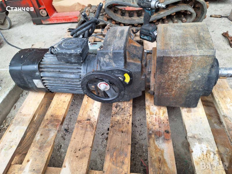 мотор/Редуктор с вариатор 3 кВт , снимка 1