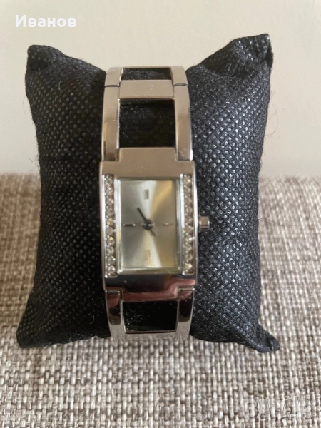 Дамски ръчен часовник “Avon” с нова батерия, снимка 1