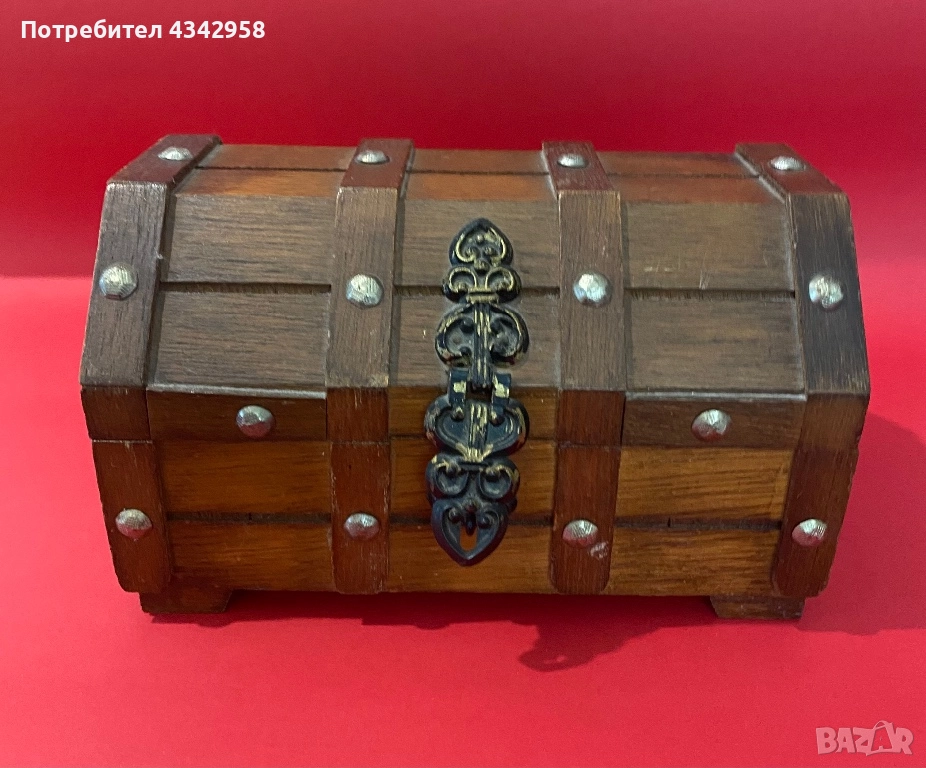 Стар малък дървен сандък. 1970 г. Германия., снимка 1