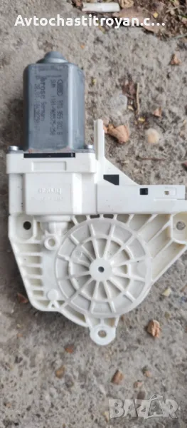 Пр. Дясно моторче Стъкло-повдигач - 8T0 959 802 B Audi A5 Coupe, снимка 1