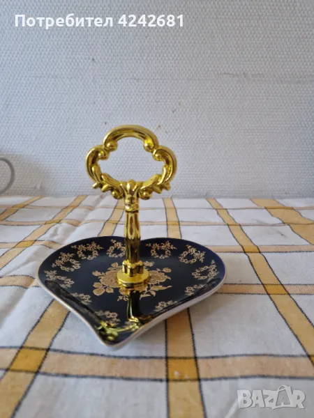 Чешка бонбониера с позлата, снимка 1