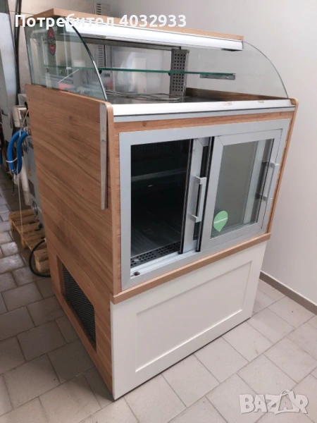 Плюсова сладкарска витрина, снимка 1