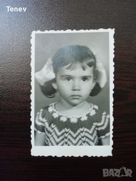 Стара портретна снимка на дете - момиче 1973г, снимка 1