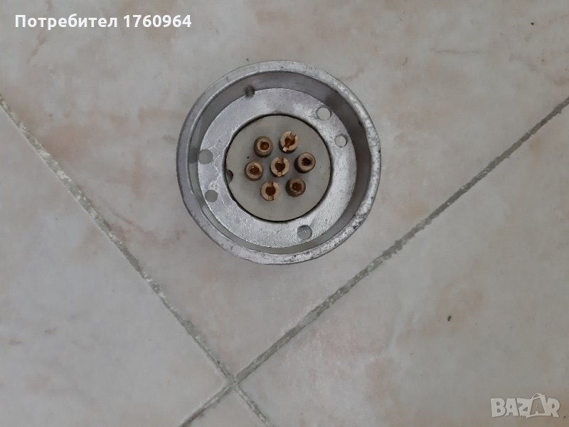  Букса  за  ремарке -7 пина, снимка 1