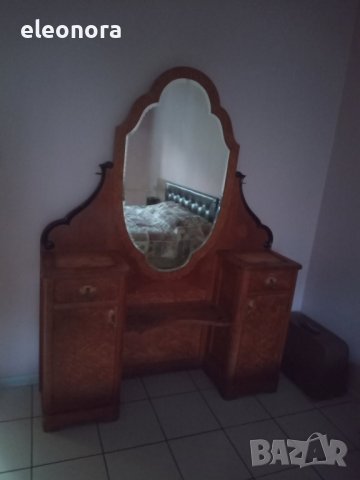 Старинна тоалетка с огледало, снимка 5 - Антикварни и старинни предмети - 42060953