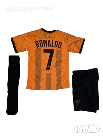 Екип роналдо Син цвят Реал Мадрид с Лицето на Ronaldo CR7 Екип с чорапи, снимка 2 - Футбол - 54347896