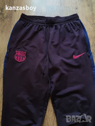 NIKE Barcelona Training Trousers - юутболно долнище М, снимка 2 - Спортни дрехи, екипи - 56300192