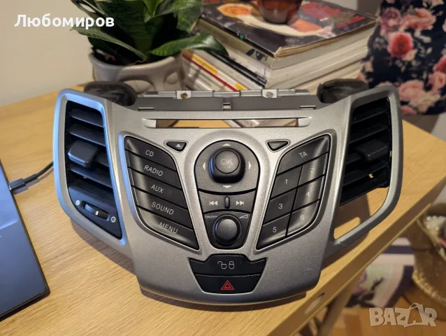 Панел CD Ford Fiesta VI Mk7 - 2008-2017
