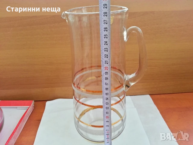 стара стъклена кана , снимка 1