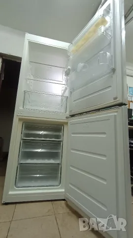 Хладилник с фризер INDESIT , снимка 8 - Хладилници - 55877270