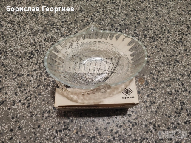 Стъклена кошница бонбониера