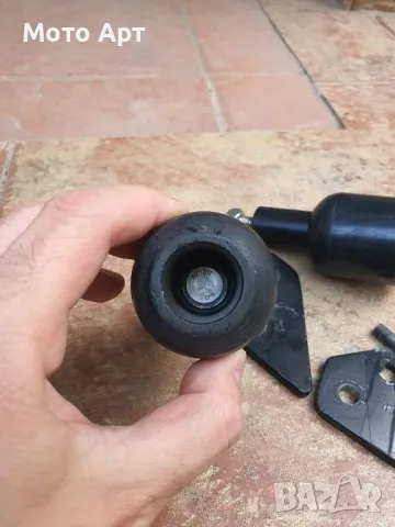 Kawasaki er6n Кавазаки ер6н 2014-2019 оригинални краш тапи защита Crash Bar Slider Слайдери, снимка 3 - Аксесоари и консумативи - 50392637