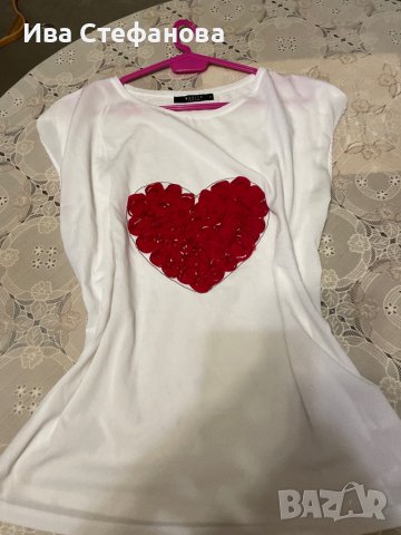 Бяла тениска топ  блуза Mohito 3D червени рози , снимка 5 - Корсети, бюстиета, топове - 36743977