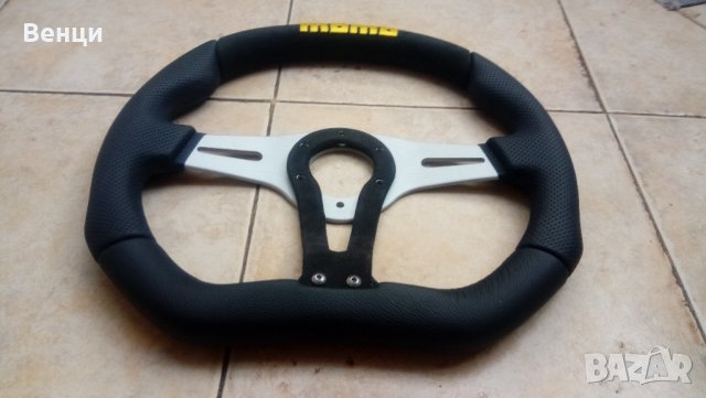    Оригинален спортен волан MOMO Trek TRK 35B K0B 350 мм. естествена кожа., снимка 10 - Аксесоари и консумативи - 35650318