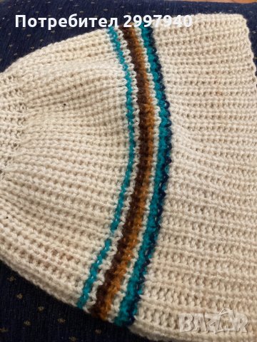 Зимна шапка ръчно плетена, снимка 16 - Шапки - 33755102