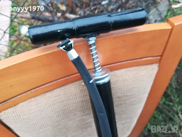 ПОМПА ЗА ГУМИ-ЧЕРНА УСИЛЕНА 0511251608, снимка 2 - Аксесоари и консумативи - 52306672