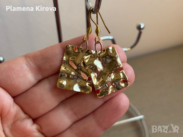 Обеци с релефен дизайн | Позлатено покритие, снимка 3 - Обеци - 54223541