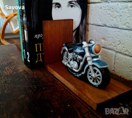 Стопер за книги "Мотор"